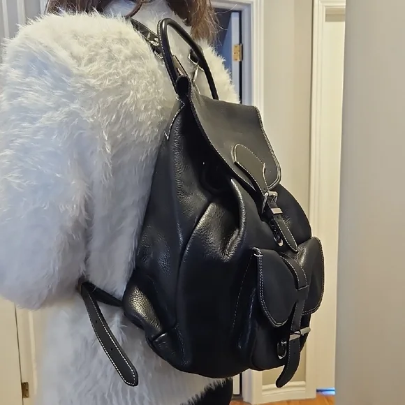 Roots Black Leather Backpack - Picture 2 of 15